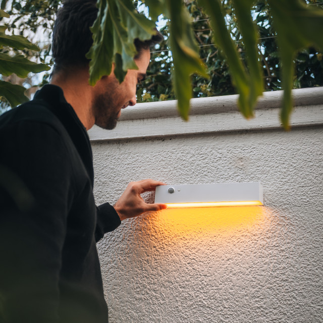 Litehouse Solar Outdoor Wall Light with Motion Sensor - White