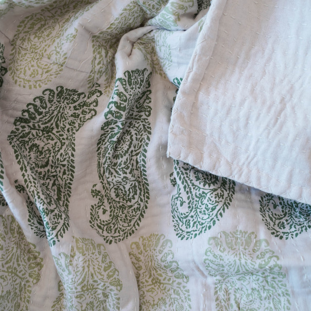 India Ink Green Tonal Paisley Kantha Stitched Throw - Double detail