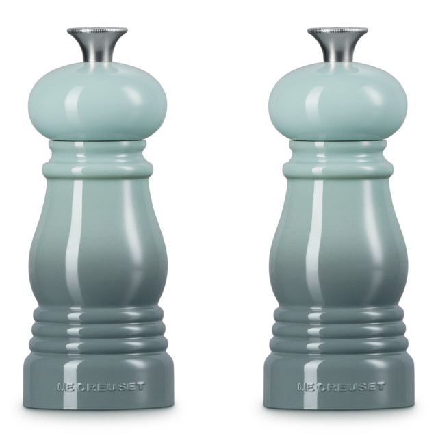 Le Creuset Sea Salt Classic Salt & Pepper Mill, 11cm angle