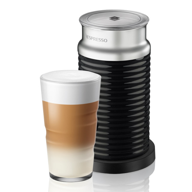 Nespresso Aeroccino 3 Black Milk Frother detail