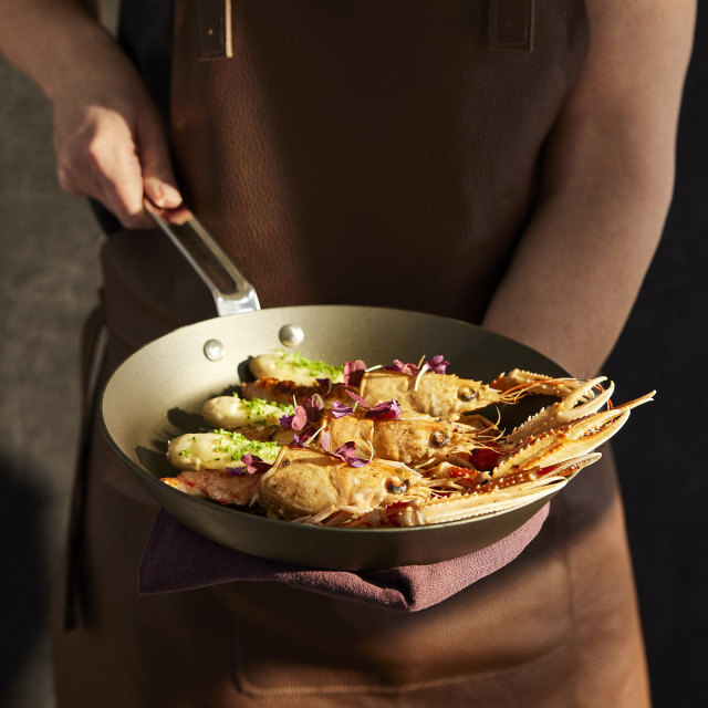 Scanpan Black Iron Fry Pan - 26cm with food