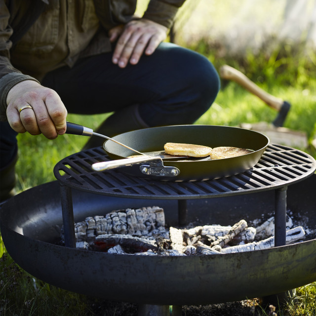 Scanpan Black Iron Fry Pan - 26cm on a braai stand
