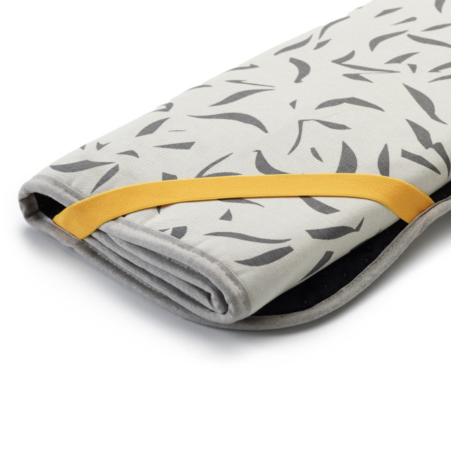 Joseph Joseph Swift Ironing Mat - Ecru Scatter detail