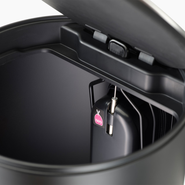 Joseph Joseph Arc 10L Pedal Bin - Carbon Black detail