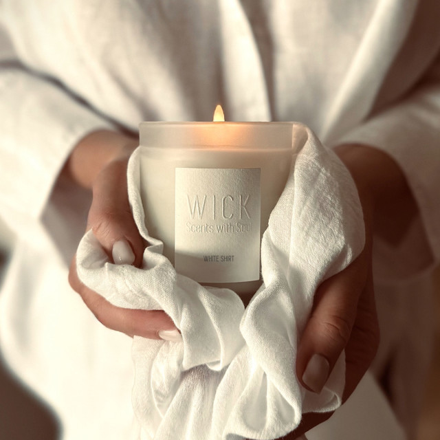 WICK White Shirt XXL Glass Candle, 500ml