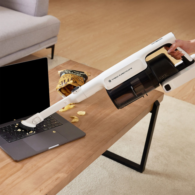 Tineco A30S Cordless Vacuum & Hand Vacuum Stick, 500W vacuuming the laptop keyboard