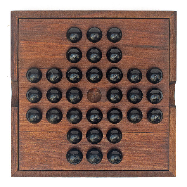 Suck UK Iron & Glory Wooden Solitaire Set angle