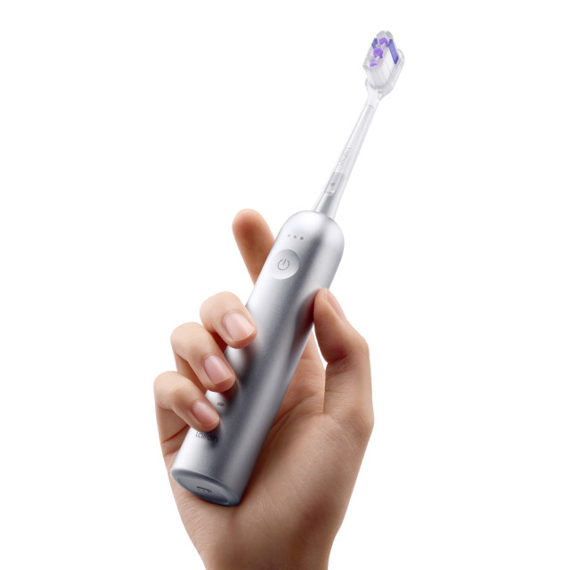 Laifen Wave Electric Toothbrush - Aluminium Alloy showing scale