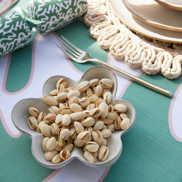 Humble & Mash Reactive White Flower Serving Bowl