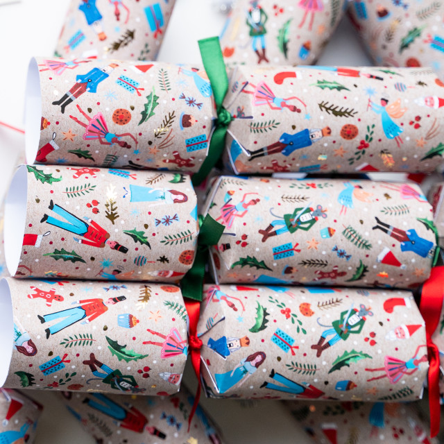 Holly & Ivy Festive Kraft Nutcrackers Crackers, Pack of 12 detail