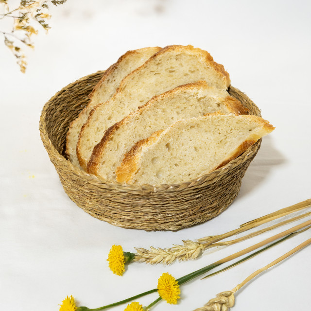 Gone Rural Bread Basket, 18cm - Smoke with bread