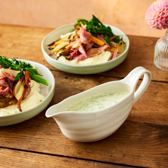 Jamie Oliver Big Love Stoneware Great Gravy Boat, 400ml with gravy