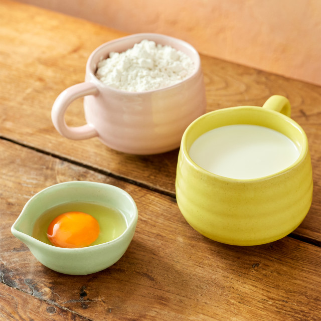 Jamie Oliver Big Love Stoneware Pinch-Me Pots, Set of 3 with an egg