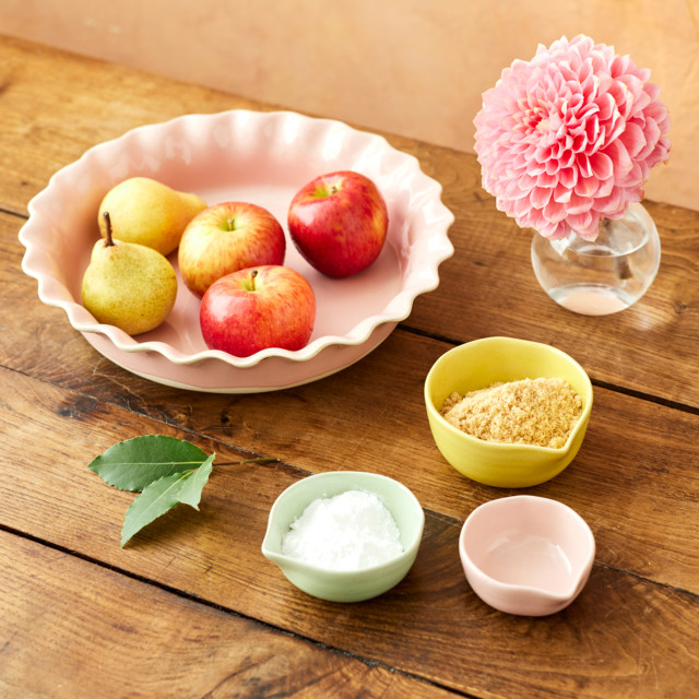 Jamie Oliver Big Love Stoneware Pinch-Me Pots, Set of 3 with baking ingredients 