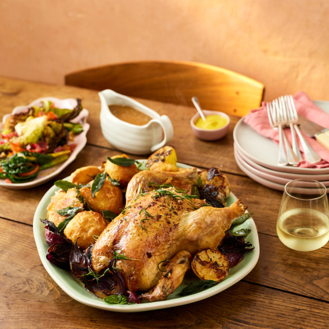 Jamie Oliver Big Love Stoneware Feast Platter, 41cm with food