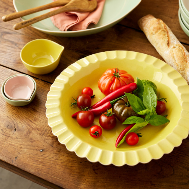 Jamie Oliver Big Love Stoneware Super Server, 34cm with food