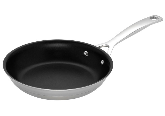 Le Creuset 3 Ply Non-Stick Omelette Pan, 20cm