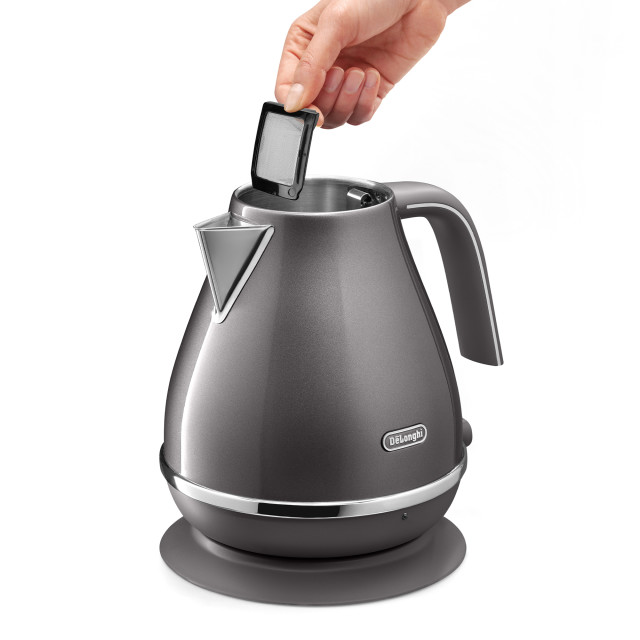 DeLonghi Icona Metallics Cordless Kettle, 1.7L - Grey removing the mesh filter