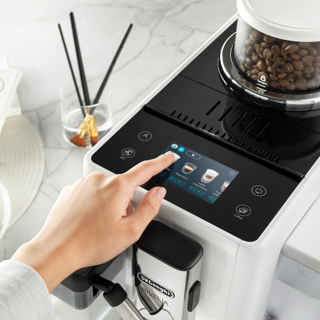 DeLonghi Rivelia Bean to Cup Coffee Machine with Bean Switch - Arctic White detail of the functions