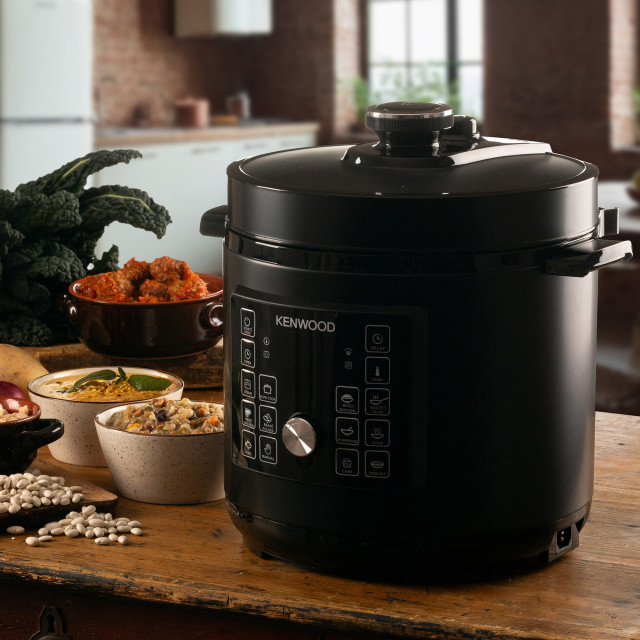 Kenwood 16-in-1 Multi Smart Cooker, 8L with food