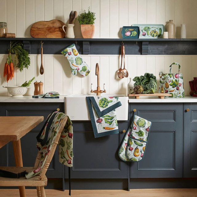 Ulster Weavers Vegetable Medley Cotton Apron in the kitchen