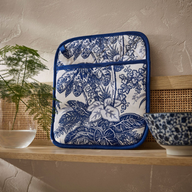 Ulster Weavers Willow Toile Pot Holder on the shelf