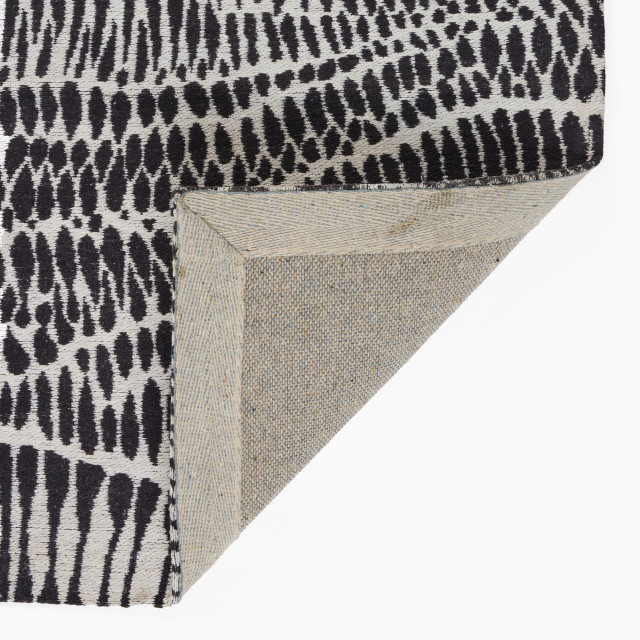 Thread Office Grey Wave Jacquard Runner, 80cm x 200cm close up