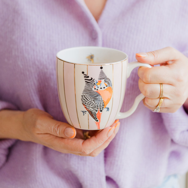 Yvonne Ellen Bestie Mug, 450ml handheld showing scale
