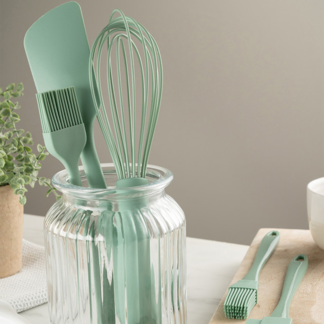 Fusion Twist Silicone Pastry Brush - Mint with other utensils