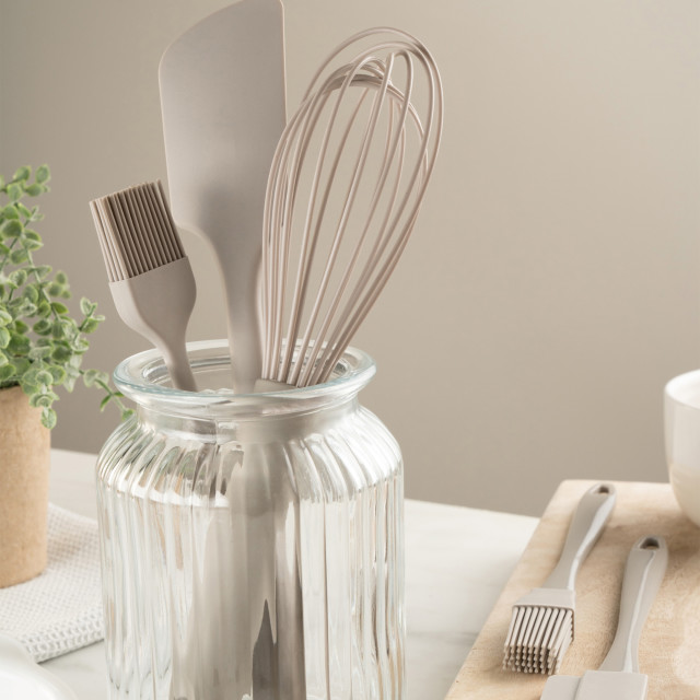 Fusion Twist Silicone Pastry Brush - Grey with other utensils