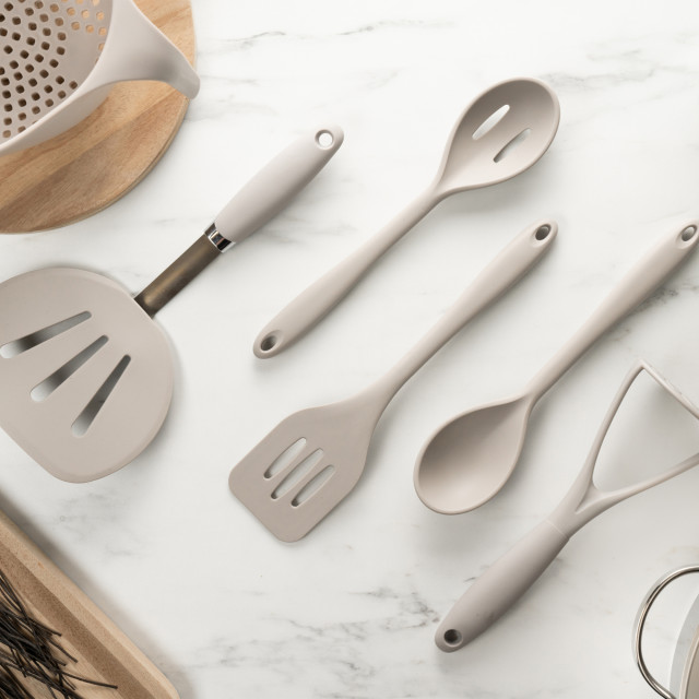 Fusion Twist Silicone Solid Spoon - Grey on with other utensils