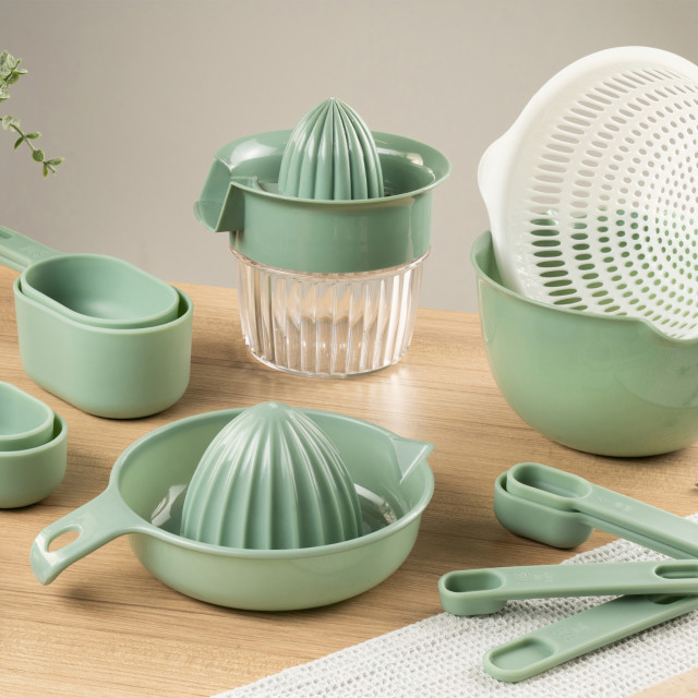 Fusion Twist Measuring Spoons, Set of 4 - Mint on the table