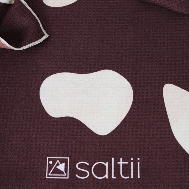 Saltii Neutral Animal Roses Beach Towel, 80cm x 160cm detail