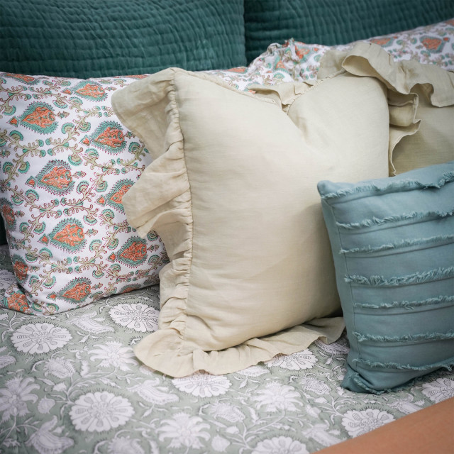 India Ink Grand Trellis Pillowcases, Set of 2 with other pillows
