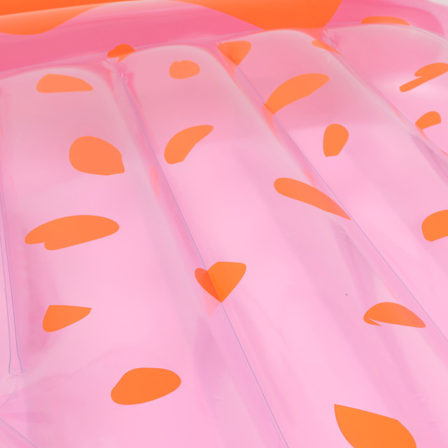 Sunnylife Luxe Lie-On Float - Strawberry Pink detail