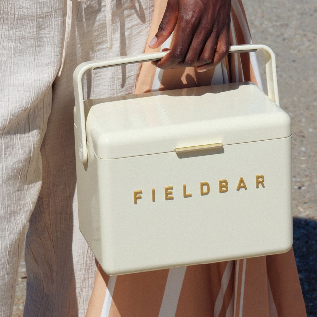 Fieldbar Mini Bar, 4L - Safari White being carried