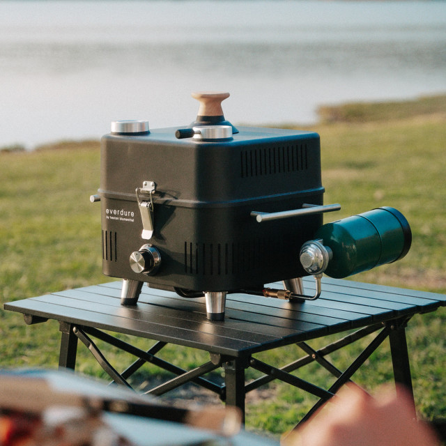 Everdure by Heston Blumenthal ProFlame 360 Gas Portable Braai on the table