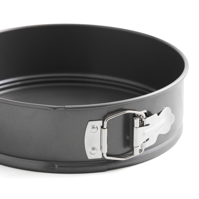 Kitchen Pro Bakewell Round Springform Cake Pan - 23cm detail