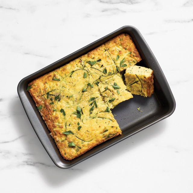 Kitchen Pro Bakewell Rectangular Baking Pan, 30cm with food