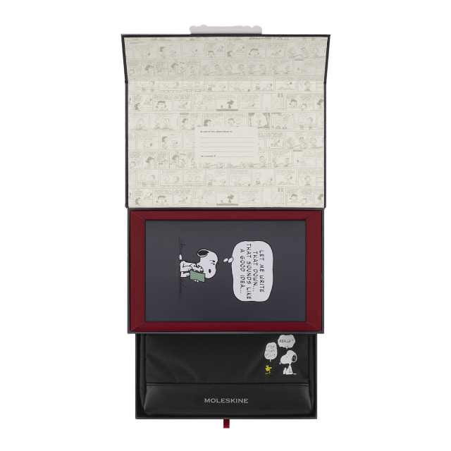 Moleskine Peanuts Collector's Box angle