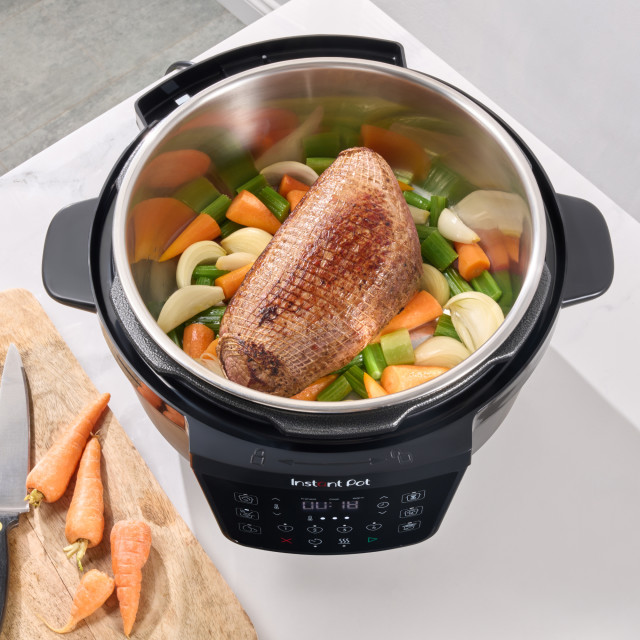 Instant Pot XL Wide 7-in-1 Multi-Cooker, 7.1L with food
