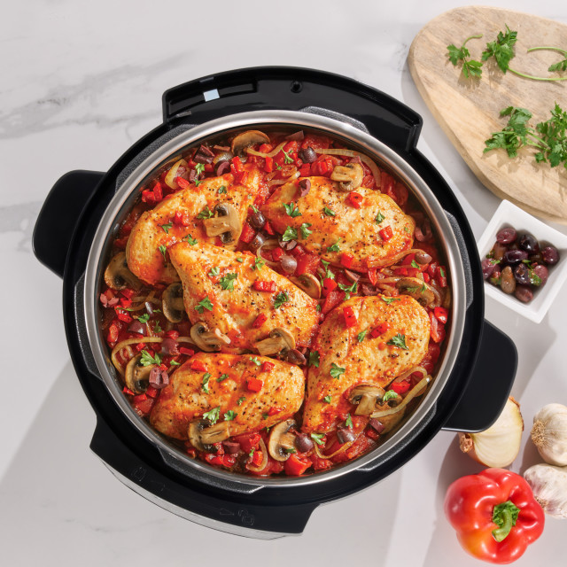 Instant Pot XL Wide 7-in-1 Multi-Cooker, 7.1L with food
