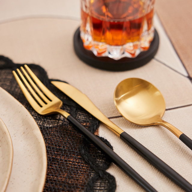 Humble & Mash Round Black Ramie Placemats, Set of 4