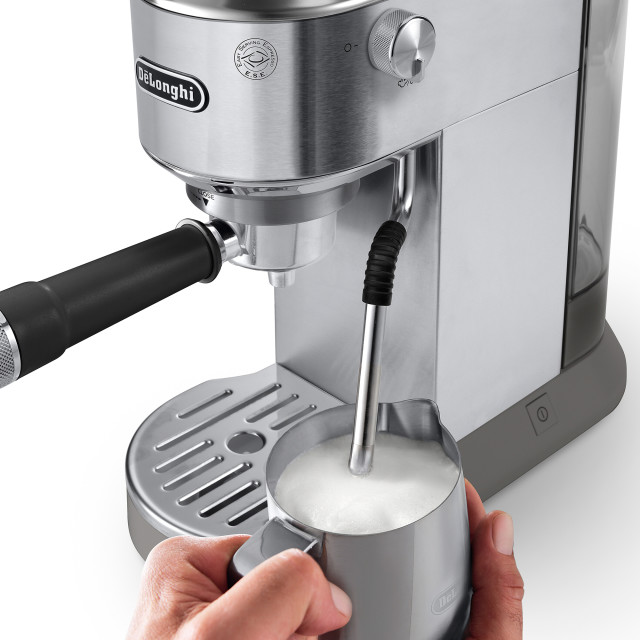 DeLonghi Dedica Duo Manual Pump Espresso Coffee Machine with Cold Brew, EC890 - Metallic detail