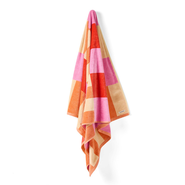 Linen House Square Beach Towel - Pink angle