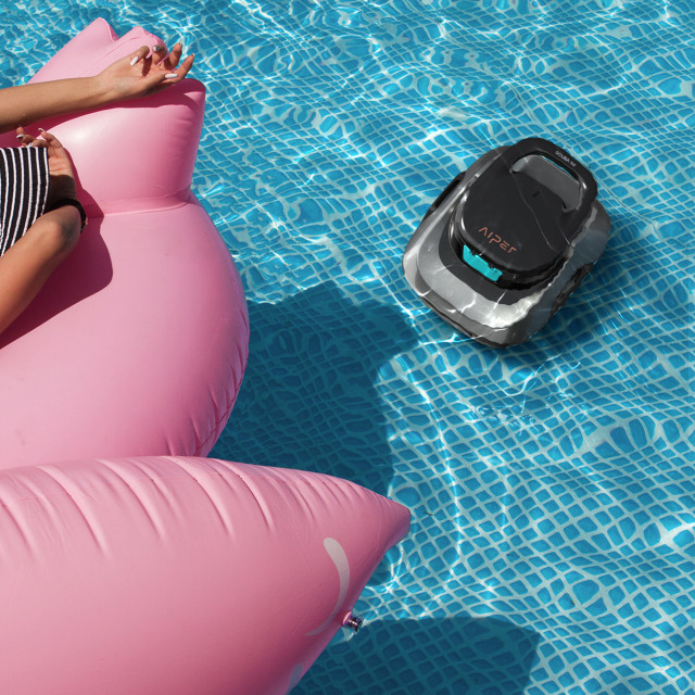 Aiper Scuba SE Cordless Robotic Pool Cleaner in the pool