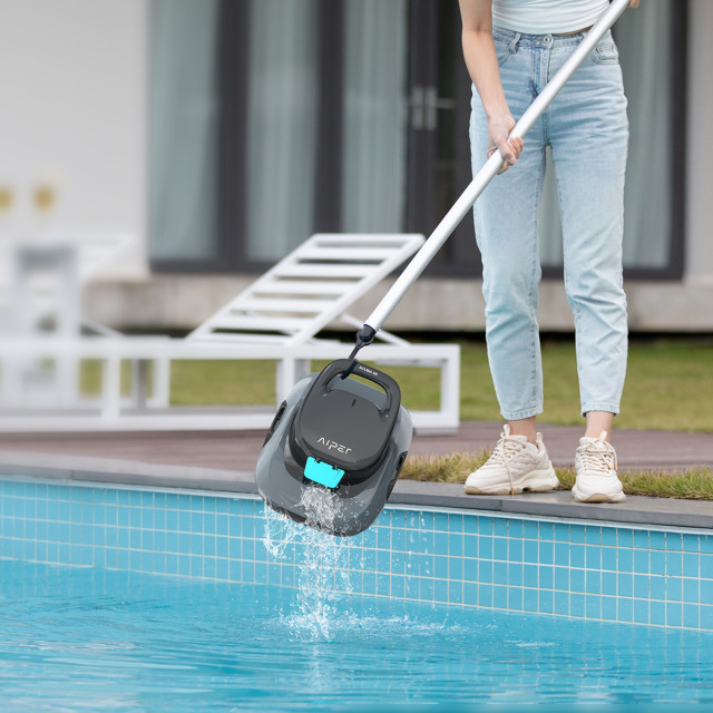 Aiper Scuba SE Cordless Robotic Pool Cleaner taken out of the pool