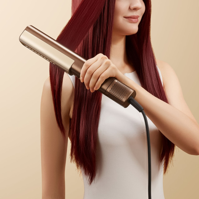 Dreame Aero 2-in-1 Hair Dryer & Straightener on hair