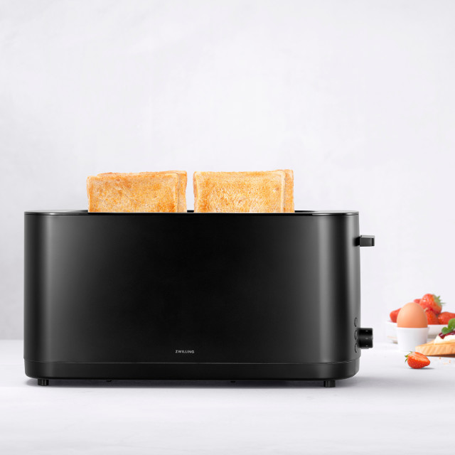 Zwilling Enfinigy 4-Slice Toaster with Bun Warmer, 1800W with bread 