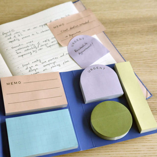 Kikkerland Sticky Notes Pad, Set of 5 on the table